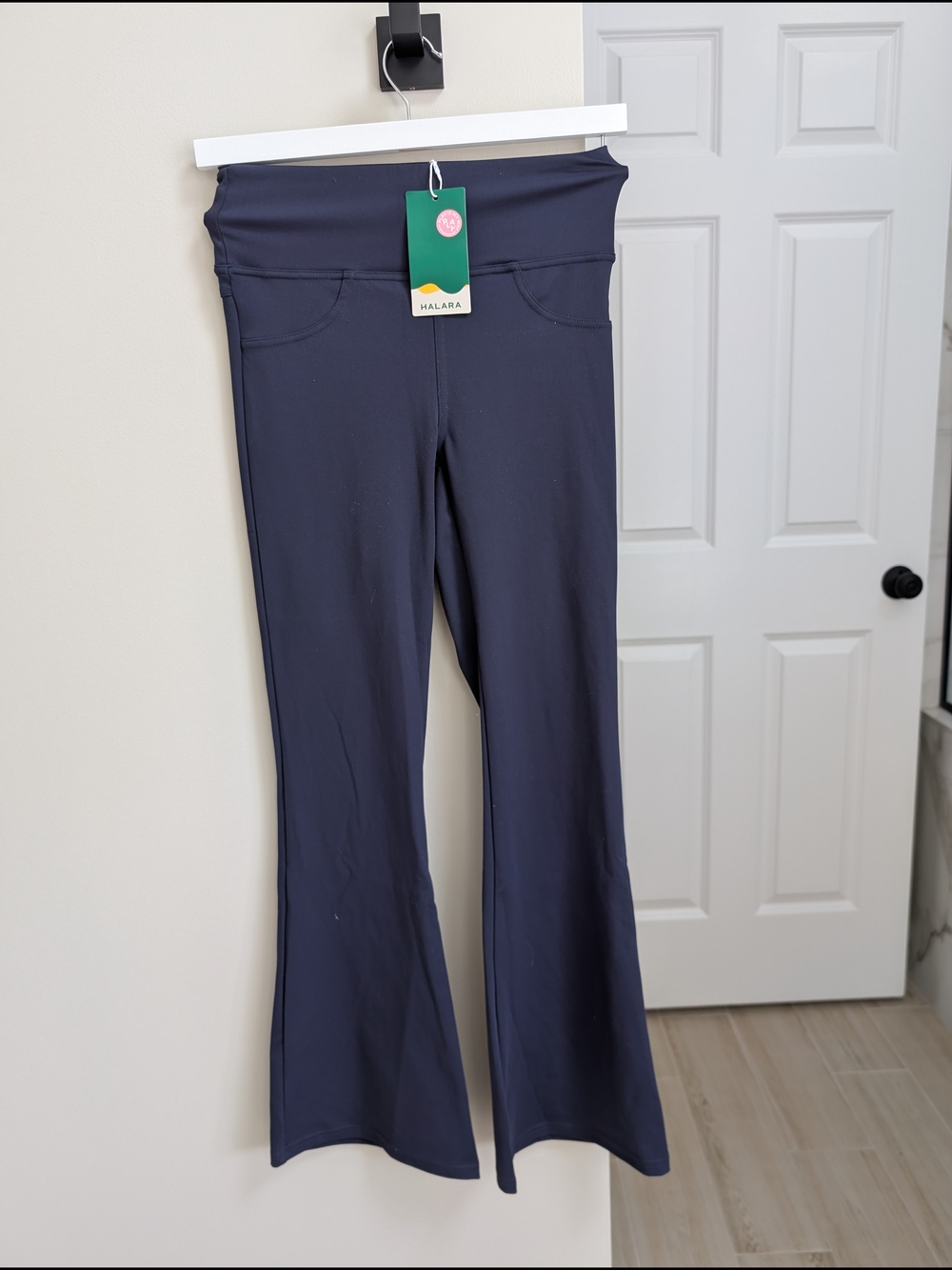 HALARA Navy High-Waist Flare Leggings